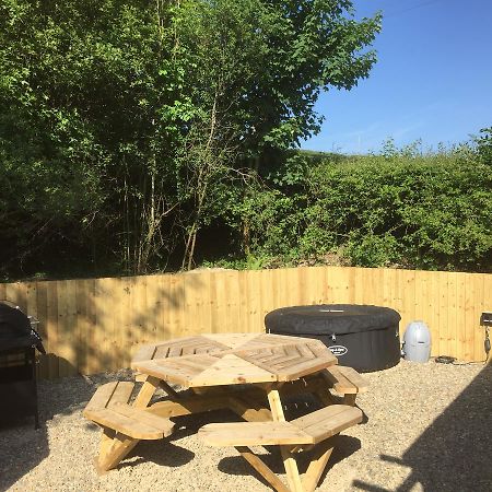 Romantic Getaway Luxury Wooden Cabin With Private Hot Tub And Bbq Villa Aberystwyth Luaran gambar